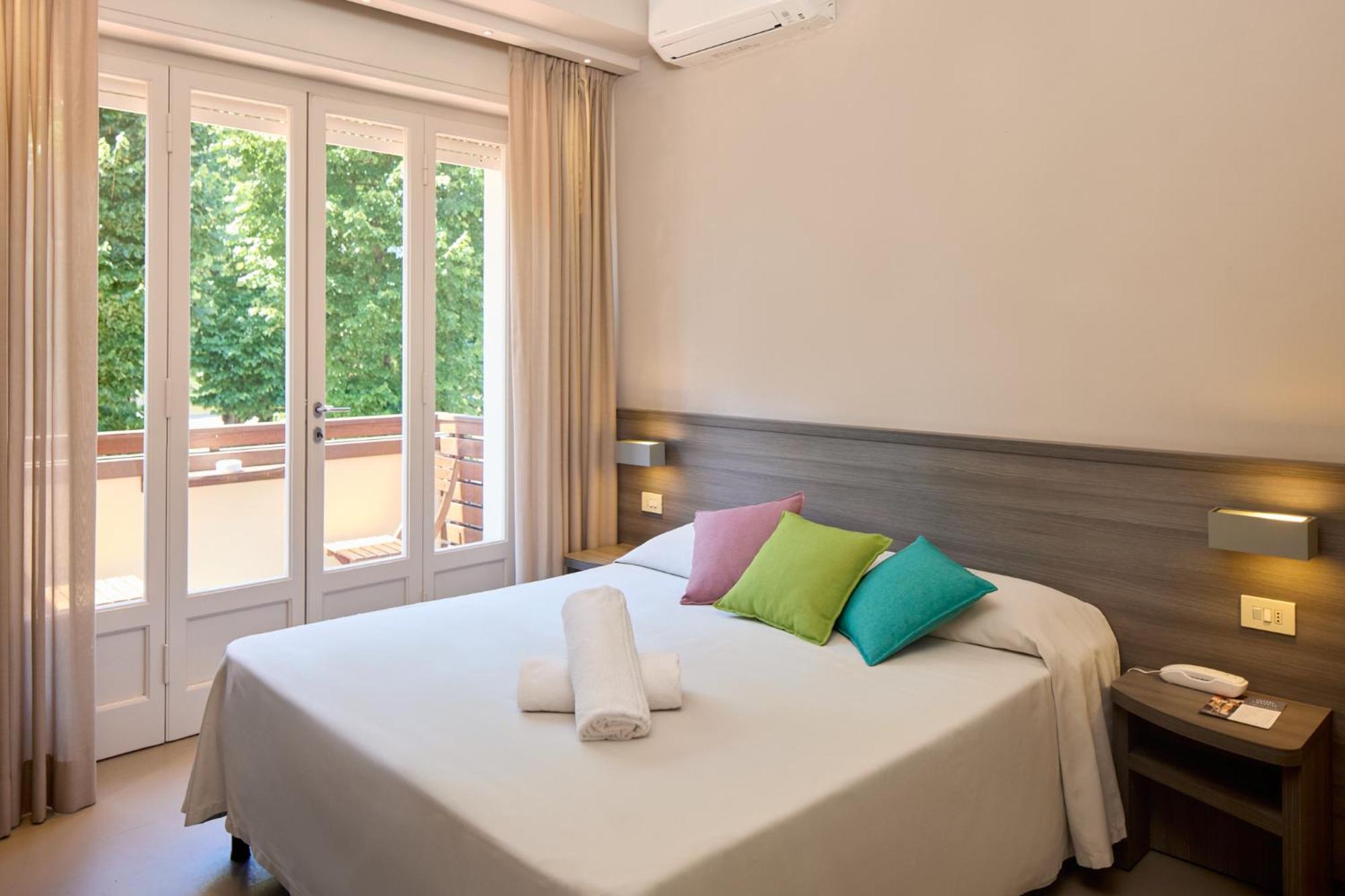 Hotel Crystal Marina di Pietrasanta Exteriör bild