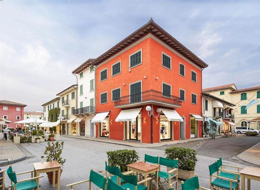 Hotel Crystal Marina di Pietrasanta Exteriör bild